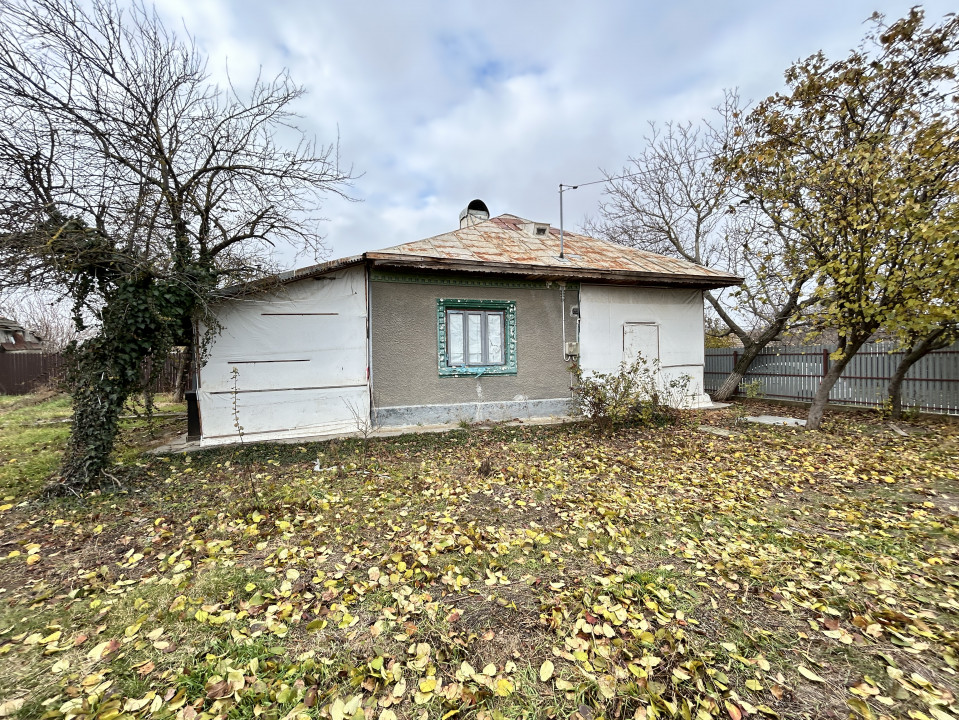 Casa si Curte 747 mp + Teren Intravilan 1074 mp – Sat Crunți, Comuna Reviga
